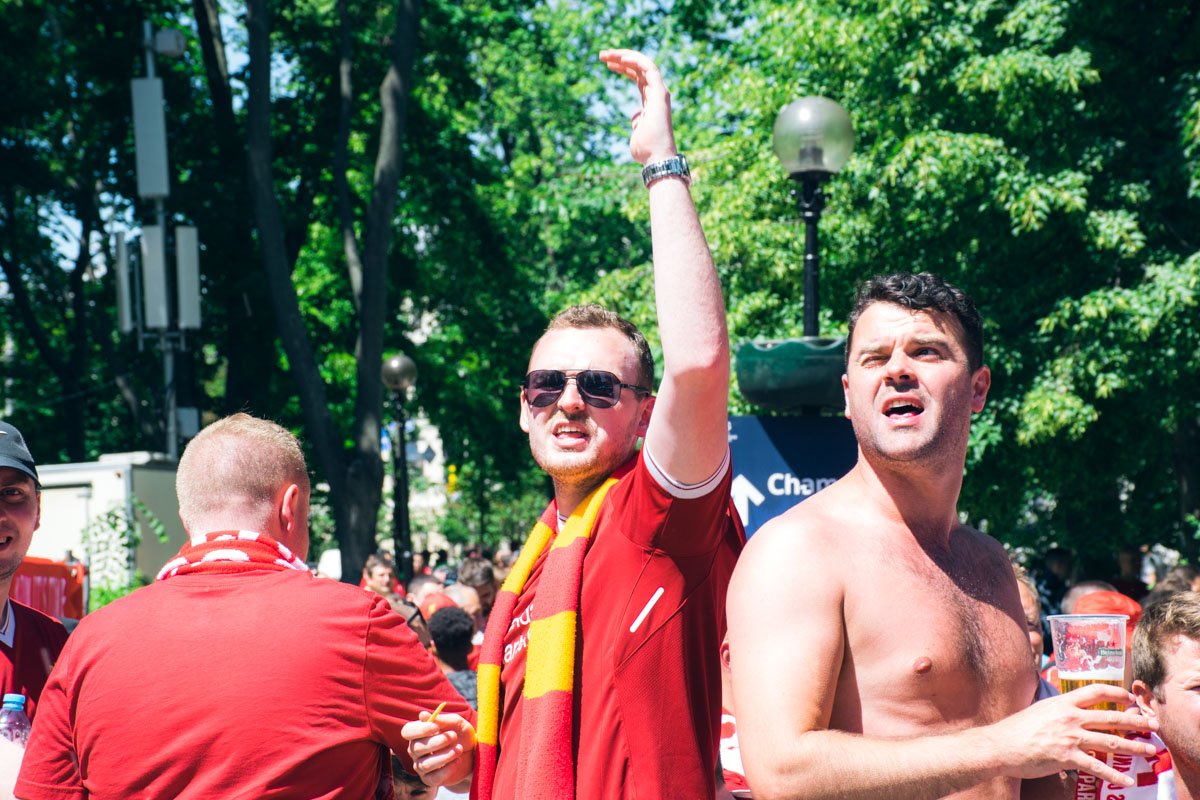 Вся территория зеленой зоны пестрит красными оттенками