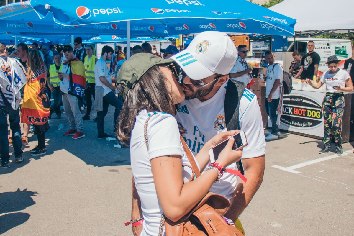 Романтика в фан-зоне