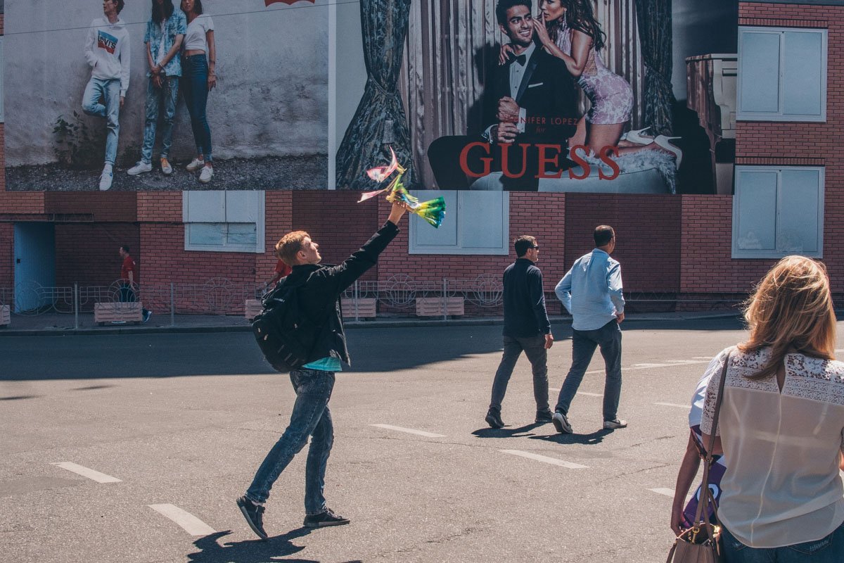 Лети, птичка, лети