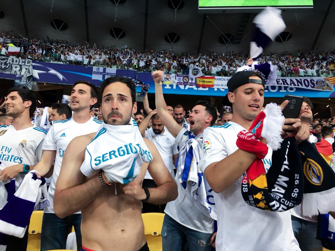 Фанаты огорчены пропущенным мячом 