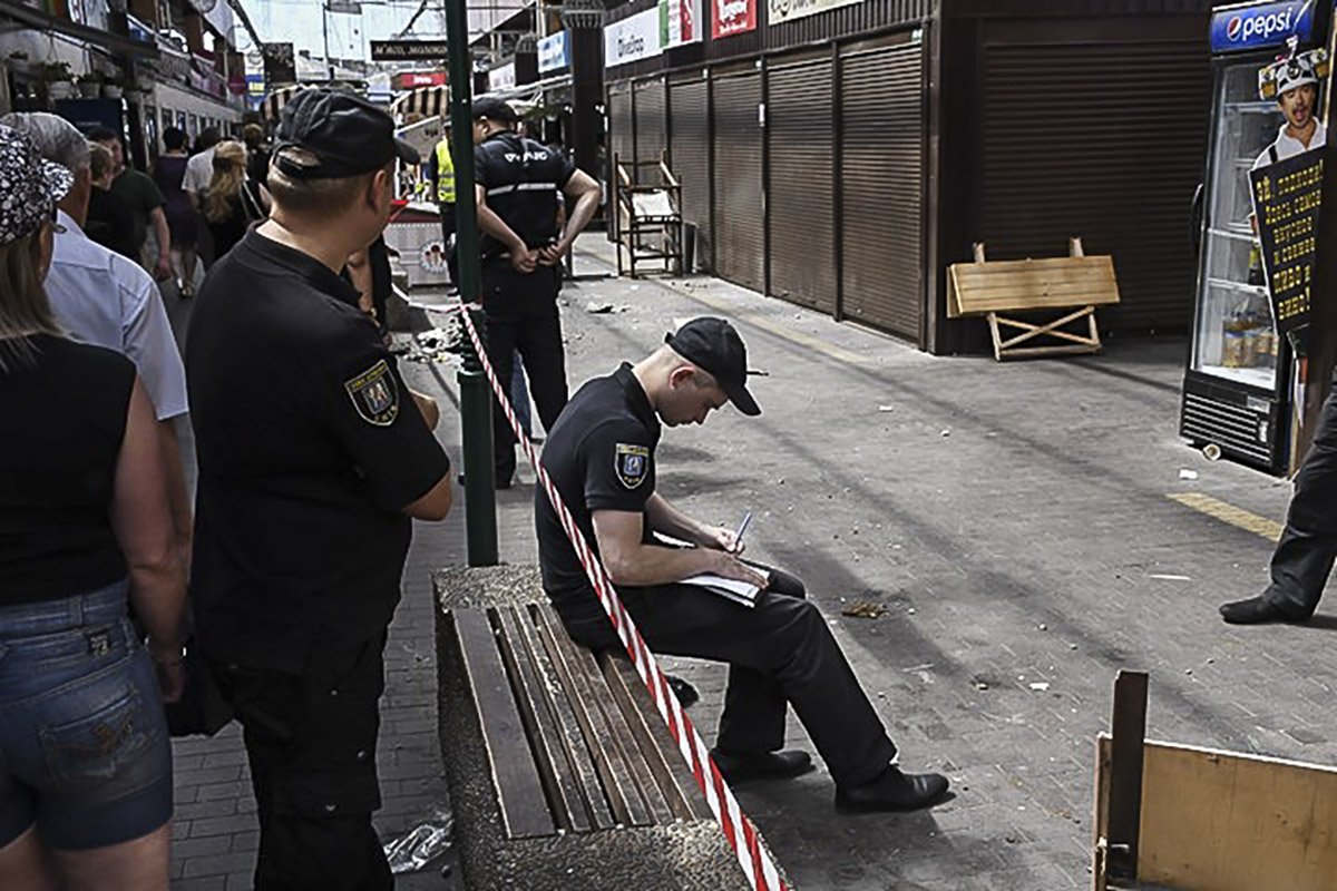 Правоохранители применили слезоточивый газ