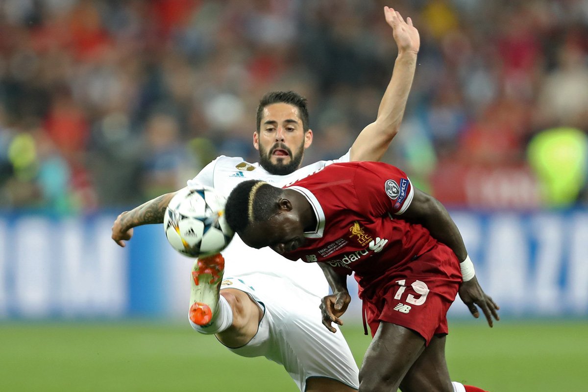 Игрок «красных» Садио Мане уравнял счет в матче 1:1.