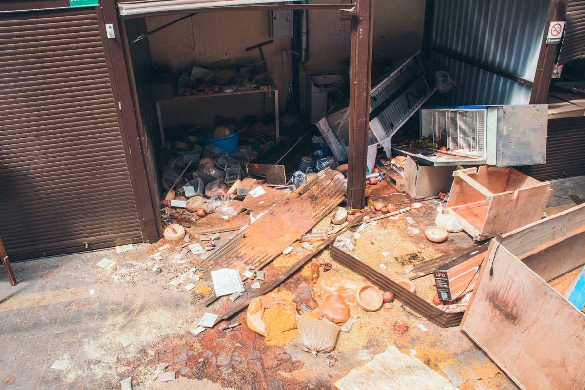 Активисты решили разгромить ларек агрессивного продавца