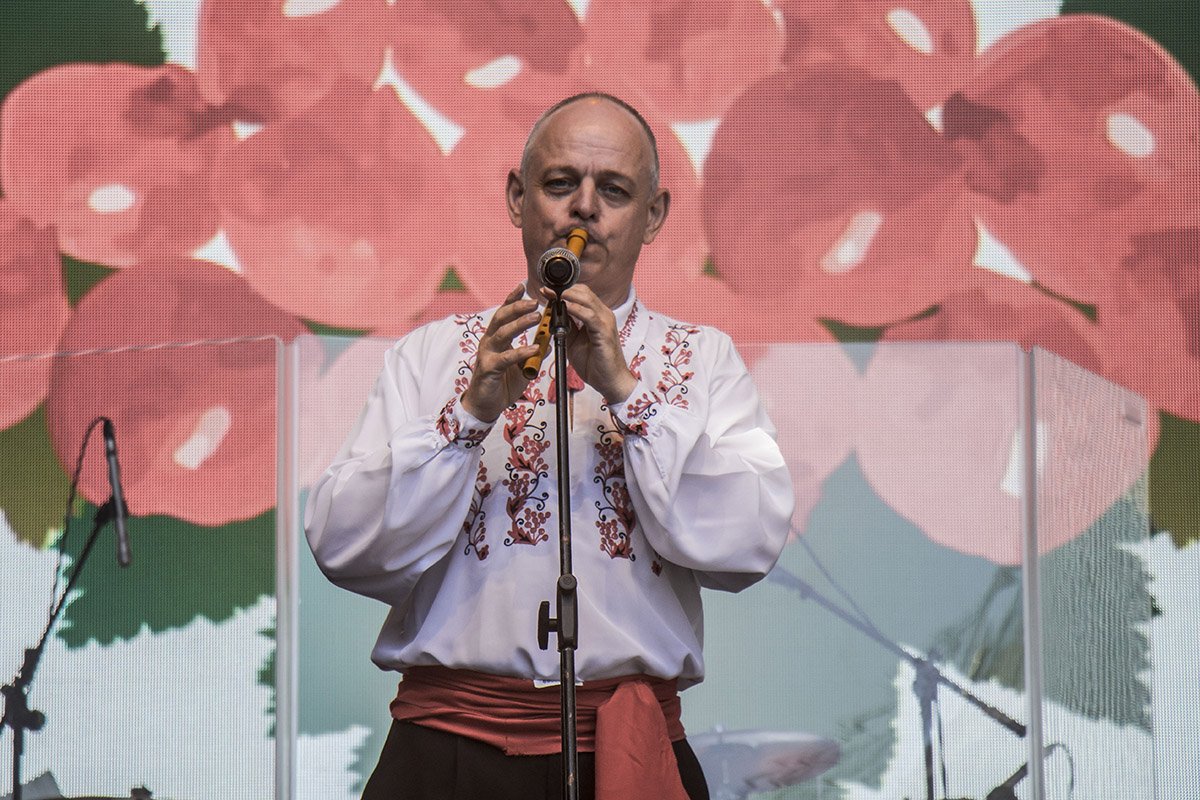 Сопилка всегда звучит тонко и поэтично