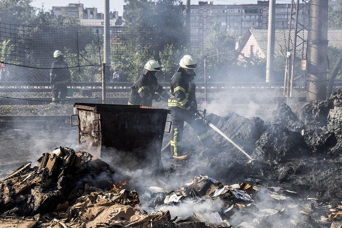 Пожар произошел в Вишневом (Киево-Святошинский район) у ж/д переезда Пожар произошел в Вишневом (Киево-Святошинский район) у ж/д переезда