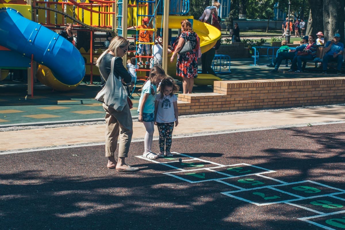 В парке обустроили детский игровой комплекс