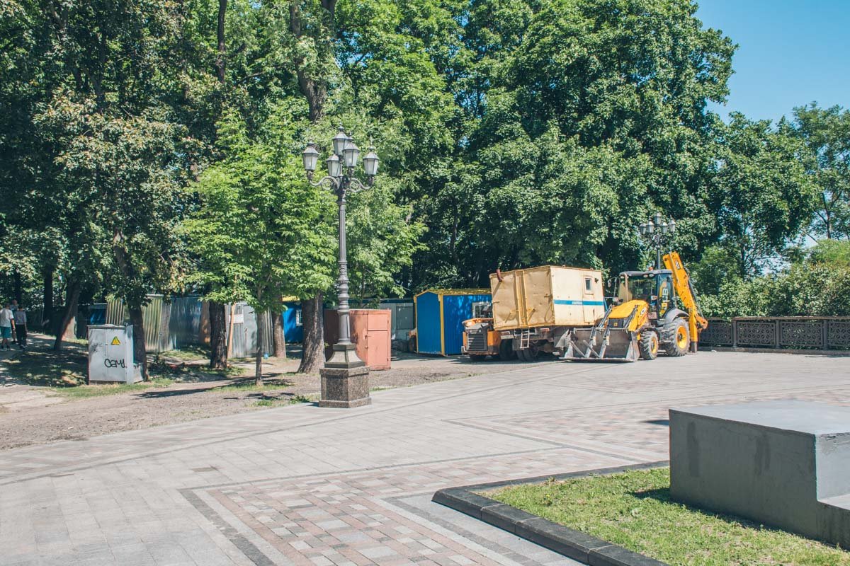 Обновление нижнего плато Владимирской горки еще не проводили