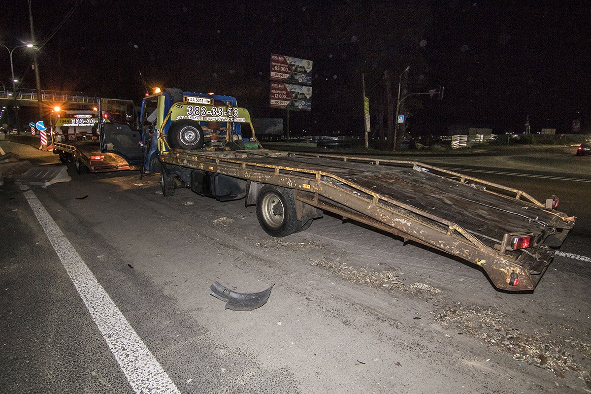 Passat и Opel с места происшествия увезли на эвакуаторах Passat и Opel с места происшествия увезли на эвакуаторах