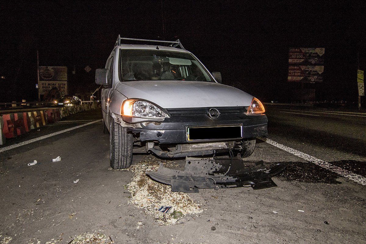 У Opel поврежден двигатель У Opel поврежден двигатель