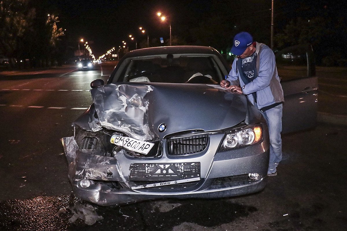 Оба автомобиля двигались по бульвару Перова в сторону Броварского проспекта