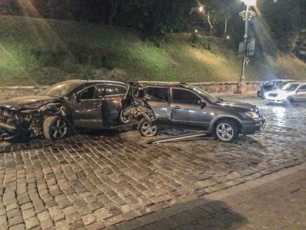 Помимо "немца", в аварии пострадали и Audi с Mitsubishi