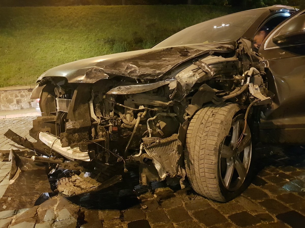 Предварительно, водитель Audi виноват в аварии