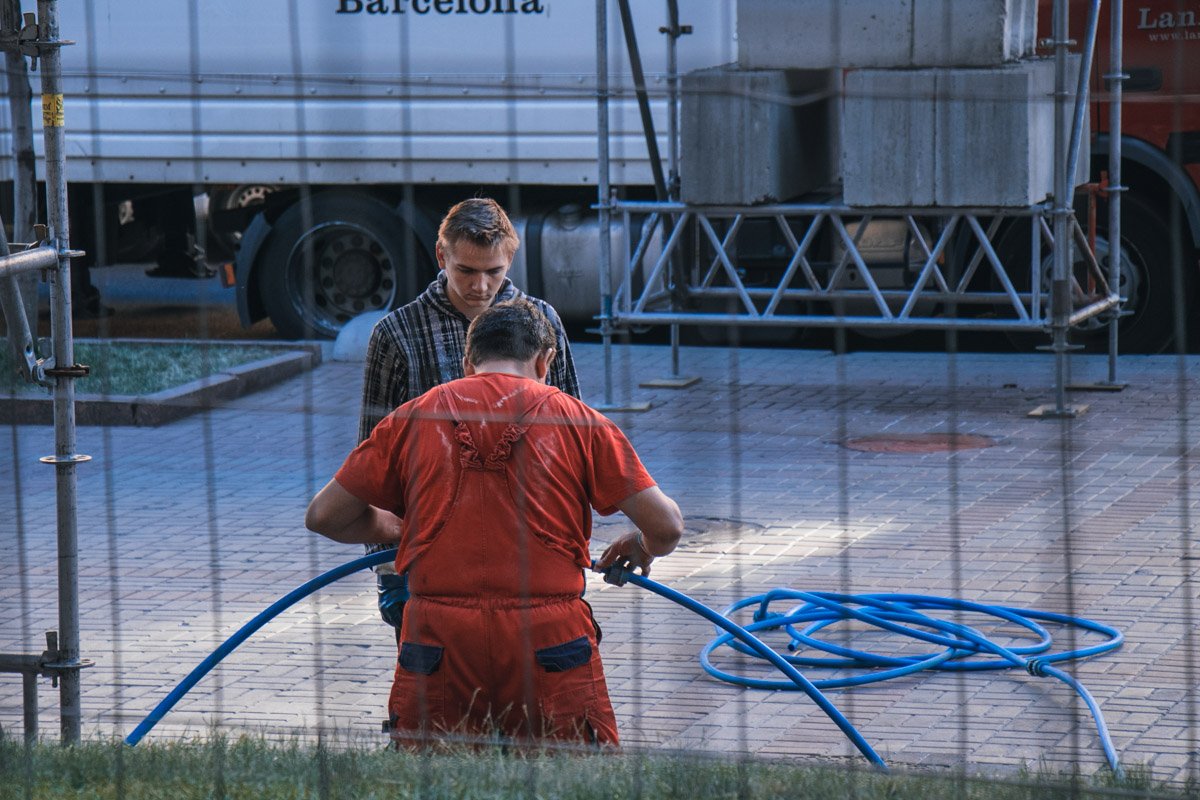 Работы шли всю ночь и будут продолжаться до конца мая