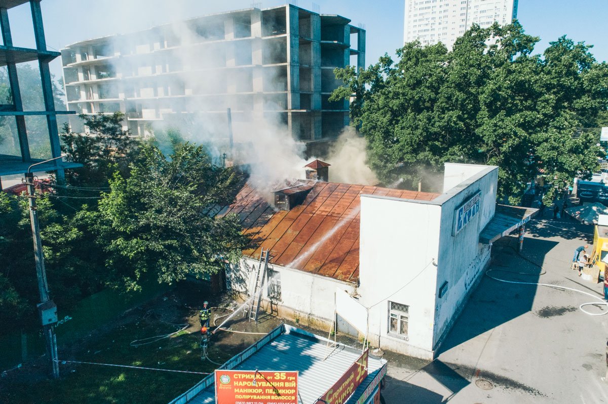 В понедельник, 28 мая, в здании бывшего кинотеатра «Экран» произошел пожар В понедельник, 28 мая, в здании бывшего кинотеатра «Экран» произошел пожар