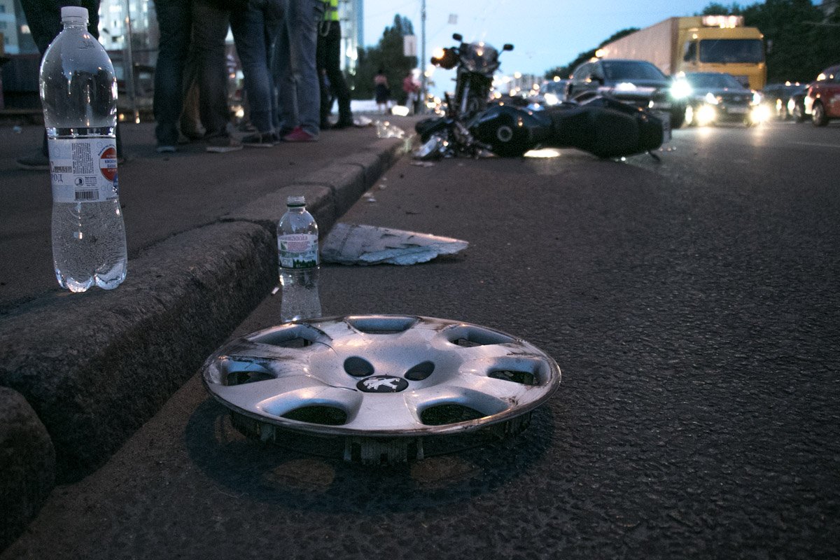 Водителя мотоцикла госпитализировали Водителя мотоцикла госпитализировали