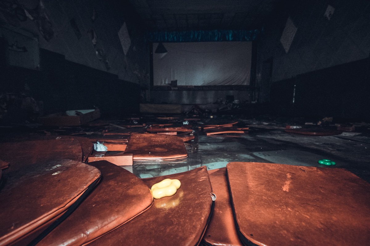 Зрителей здесь не видели давно