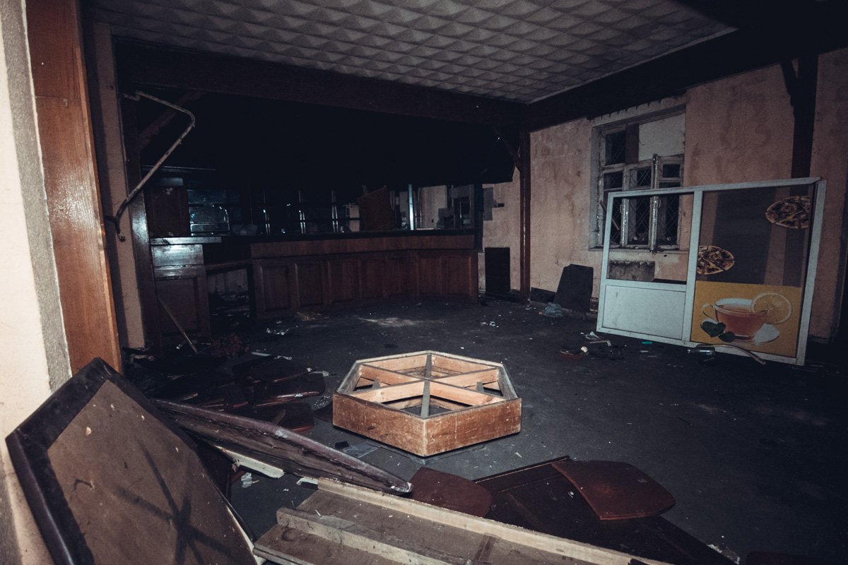 Попробуй, присядь