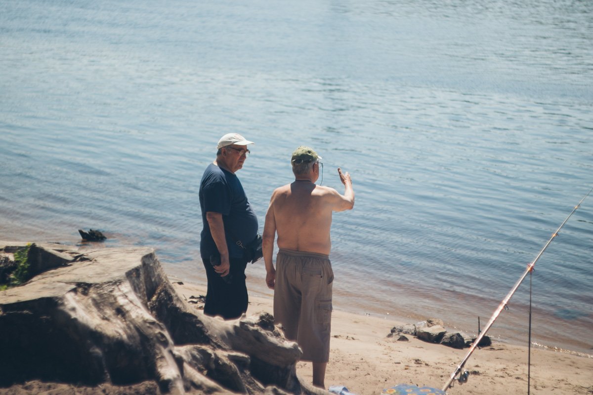 Традиционно Предмостная Слободка считается любимым местом у старшего поколения. Их тут больше, чем где-либо в Киеве