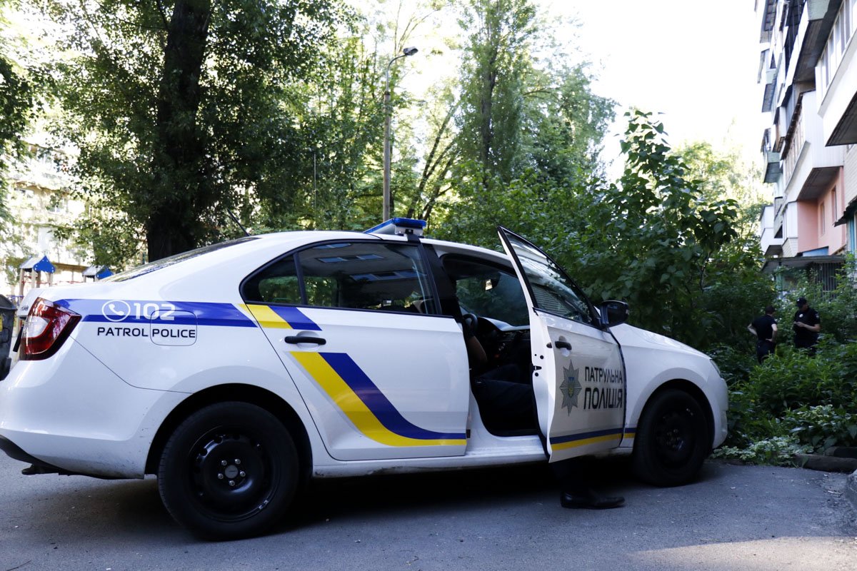 По предварительной версии полиции, мужчина совершил самоубийство