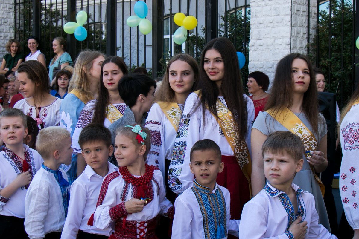 Первоклассники и одинадцатиклассники гимназии Первоклассники и одинадцатиклассники гимназии