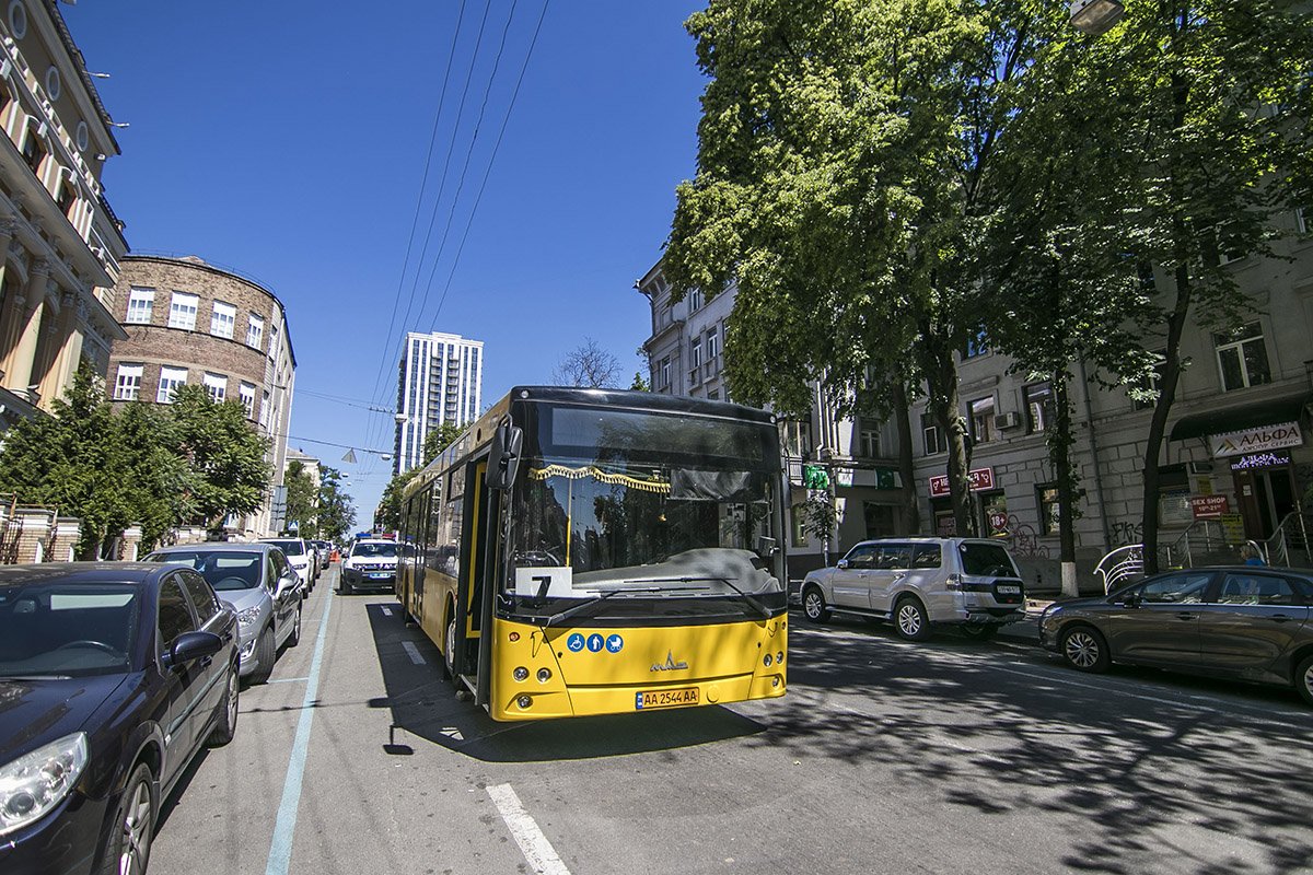 Водитель умер по ходу движения автобуса Водитель умер по ходу движения автобуса