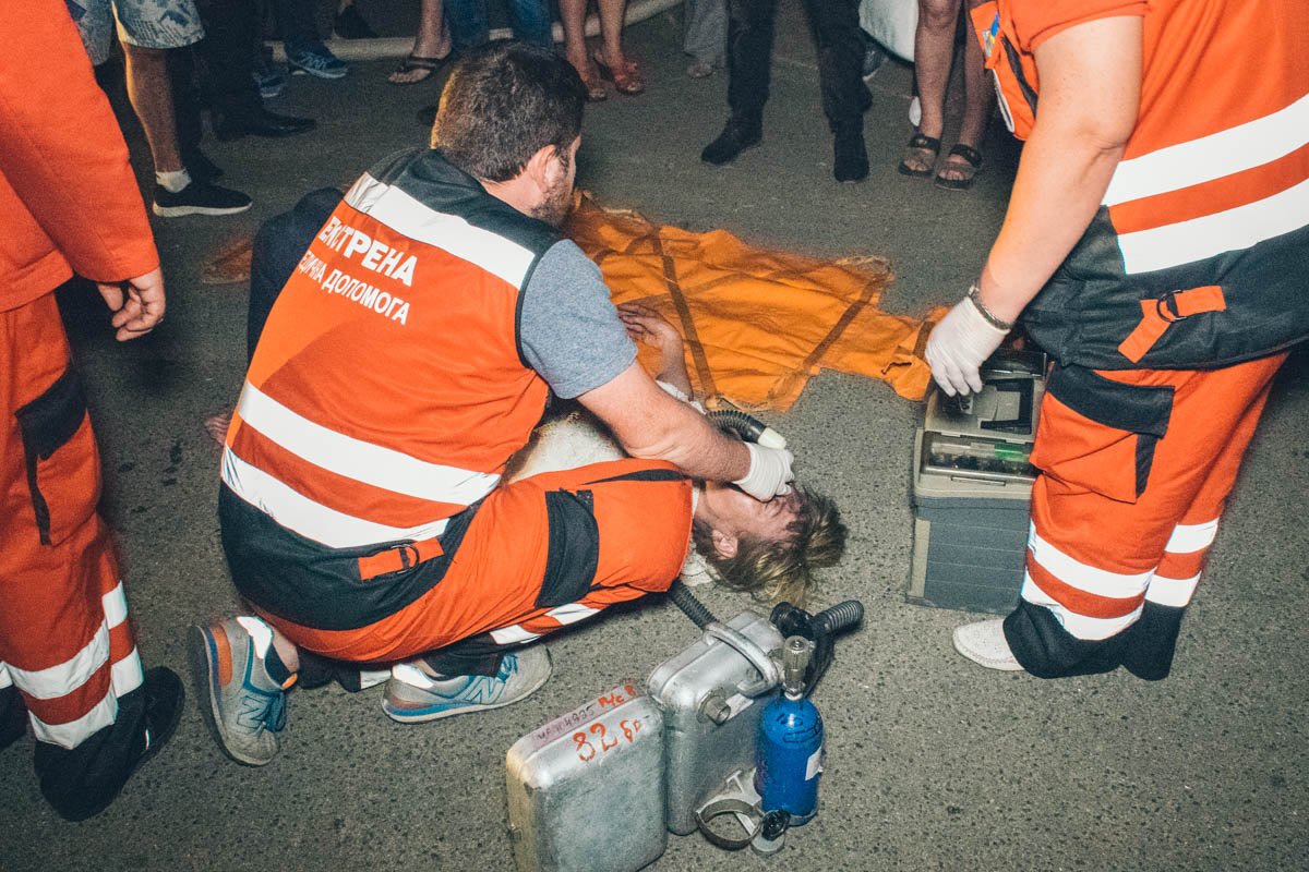 Хозяйку квартиры госпитализировали с отравлением дымом