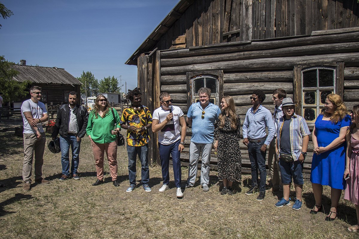 Журналистам представили членов съемочной группы