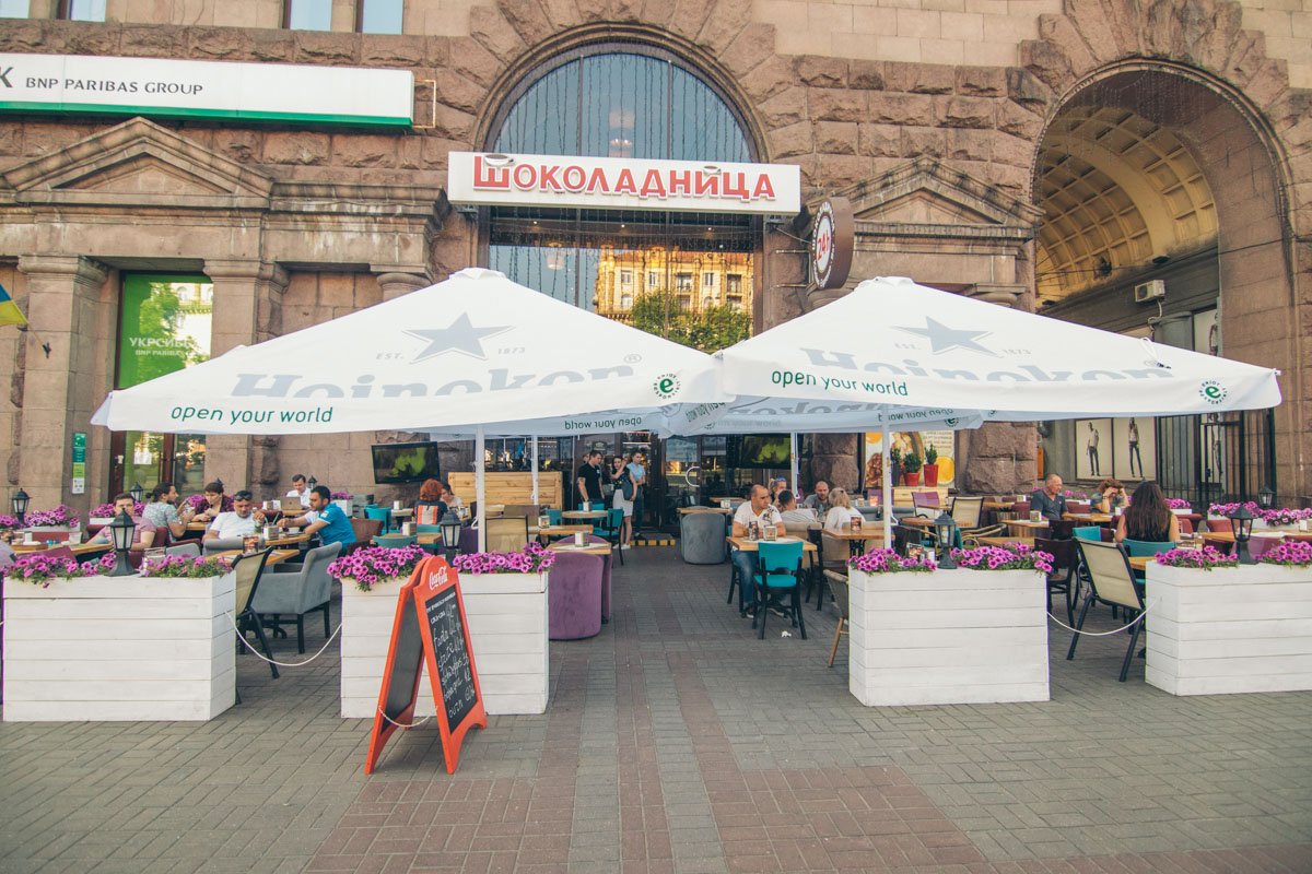 Никто из посетителей кафе в результате инцидента не пострадал Никто из посетителей кафе в результате инцидента не пострадал