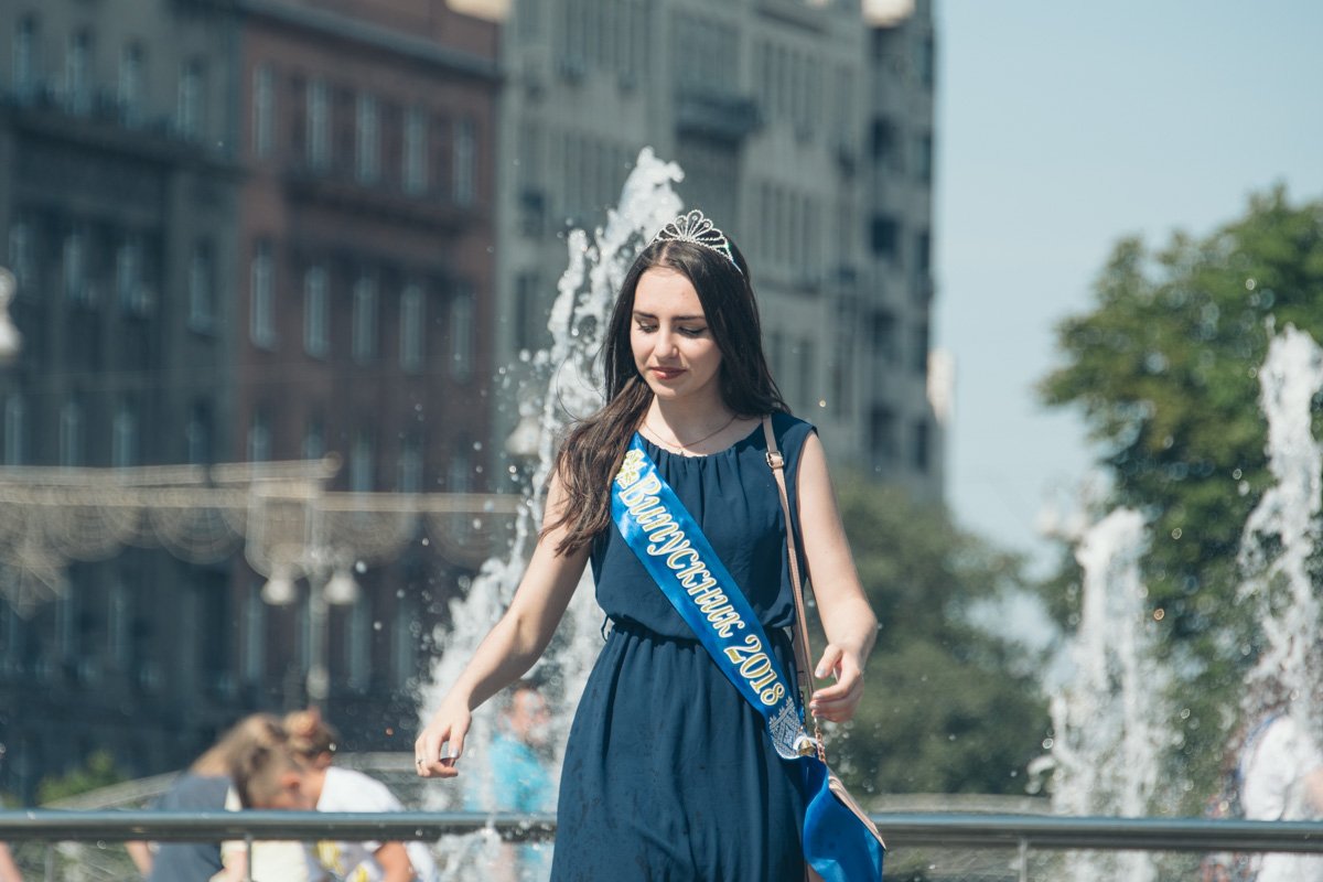 Девушки в этот день чувствуют себя настоящими принцессами