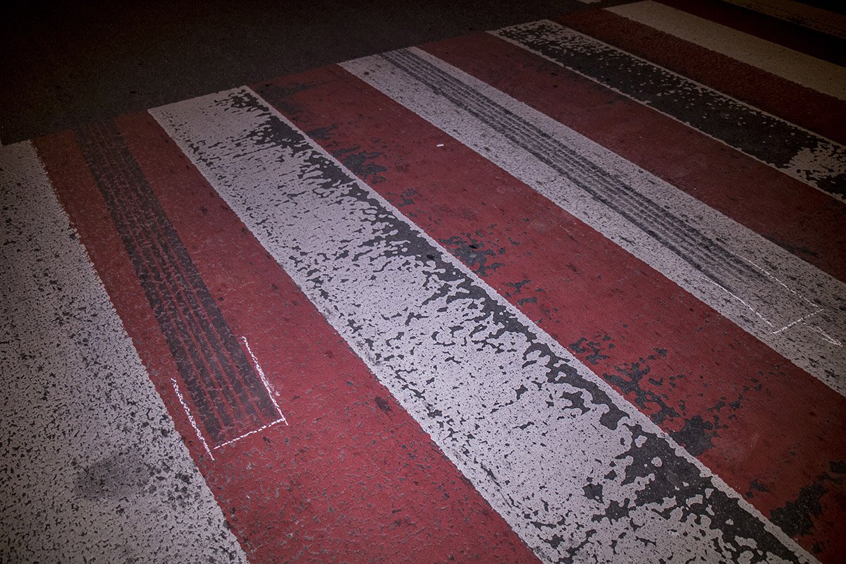 Тормозной след на переходе