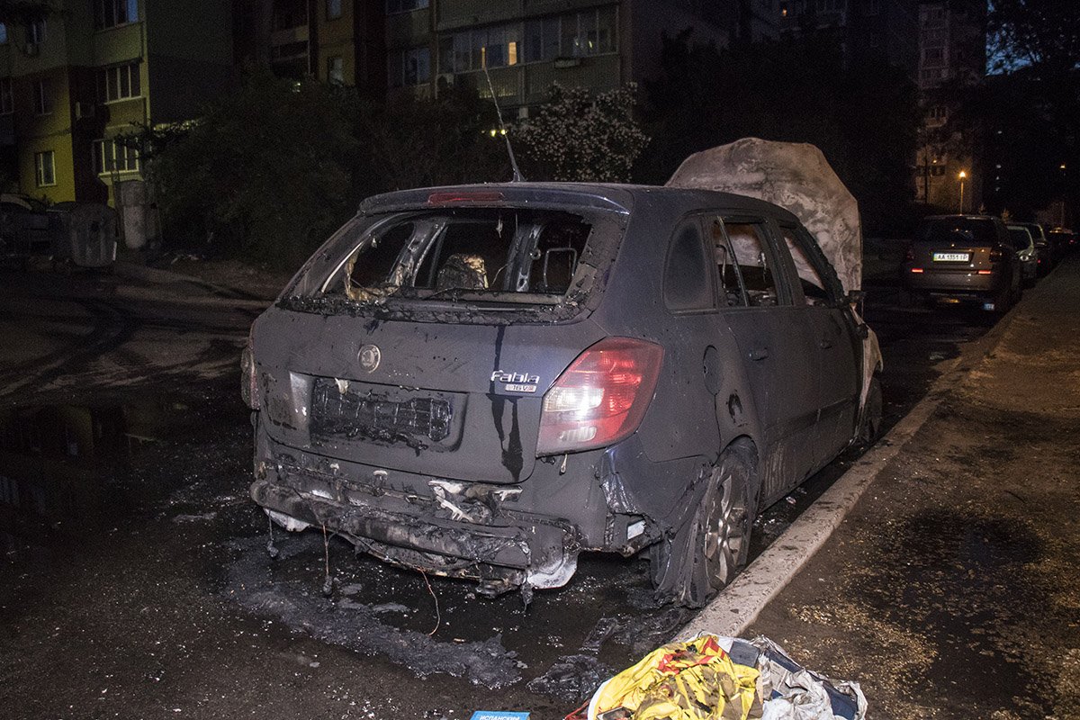 Владелец автомобиля считает, что это поджог Владелец автомобиля считает, что это поджог