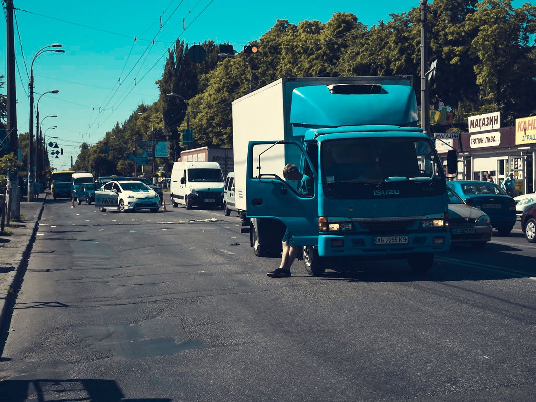 Движение на улице Щербаковского затруднено