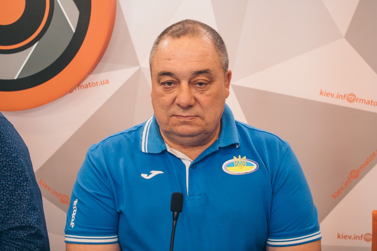 Тренер национальной сборной Украины Вячеслав Козьменко