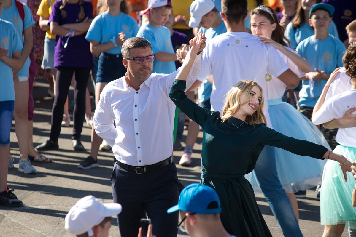 Танцевали и дети, и взрослые 