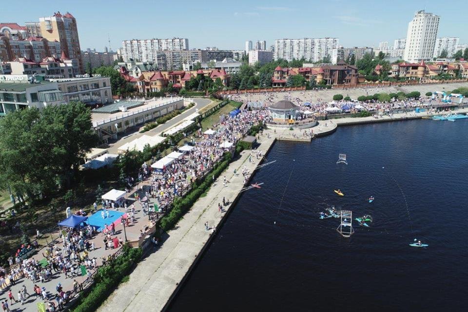 На мероприятии собрались несколько сотен людей