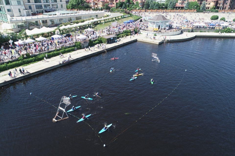Спортивный праздник начался в 9:30 с регистрации участников забега
