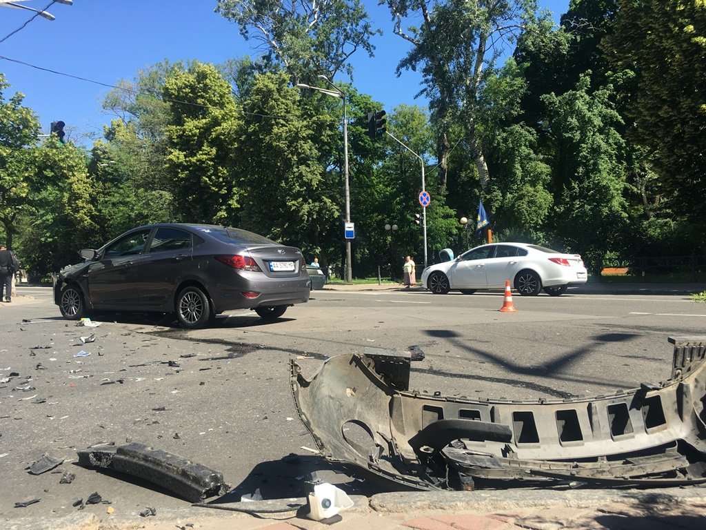 В обеих машинах сработали подушки беременности