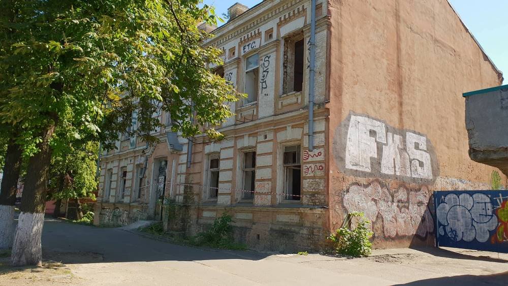 По предварительным данным, мужчины был бездомным и проживал в заброшке. Фото: Влад Антонов