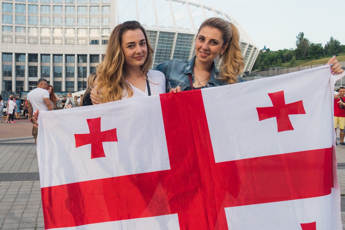 В субботу, 2 июня, на Троицкой площади отмечают День Независимости Грузии В субботу, 2 июня, на Троицкой площади отмечают День Независимости Грузии