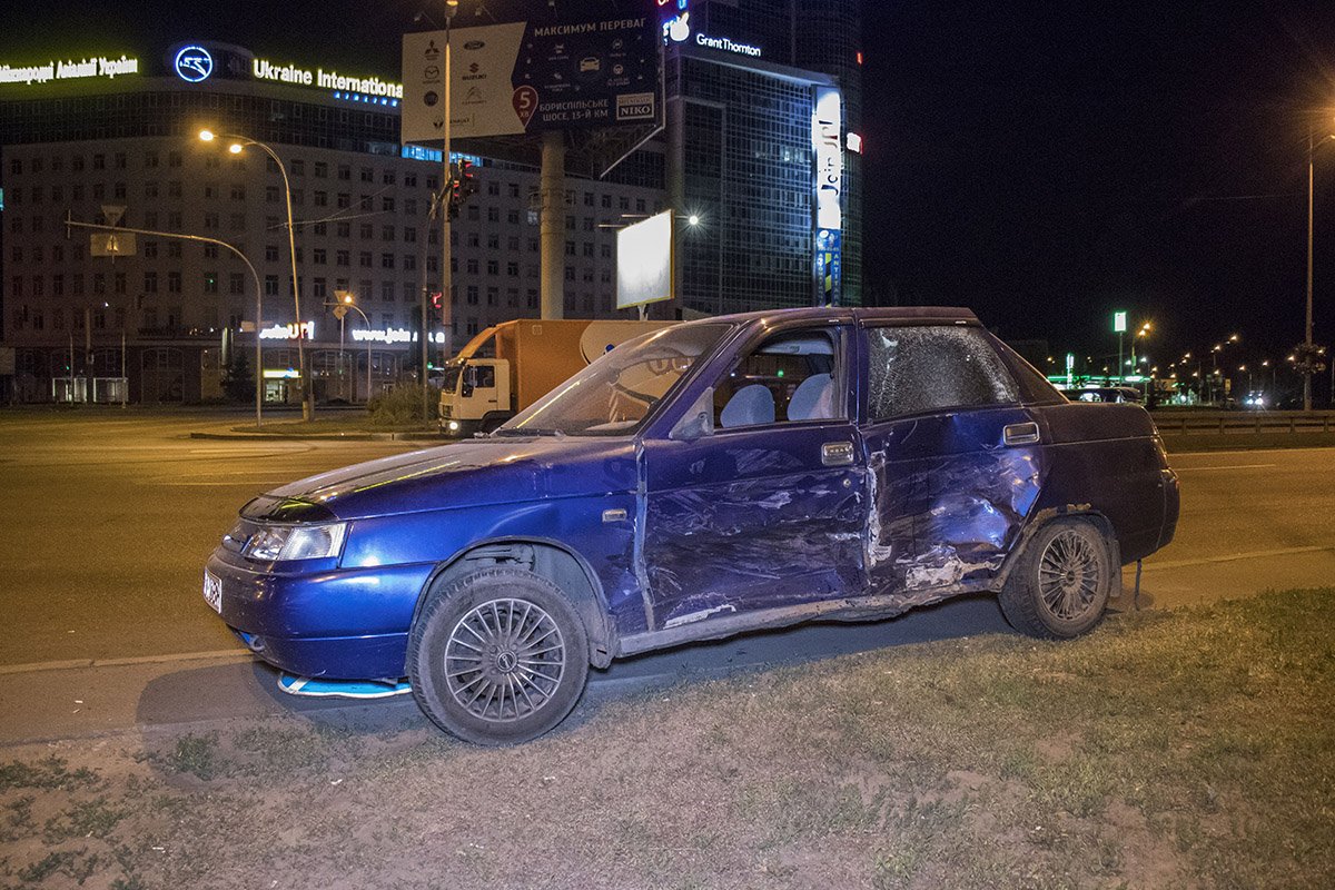  Водителя Лады госпитализировали с травмой ноги