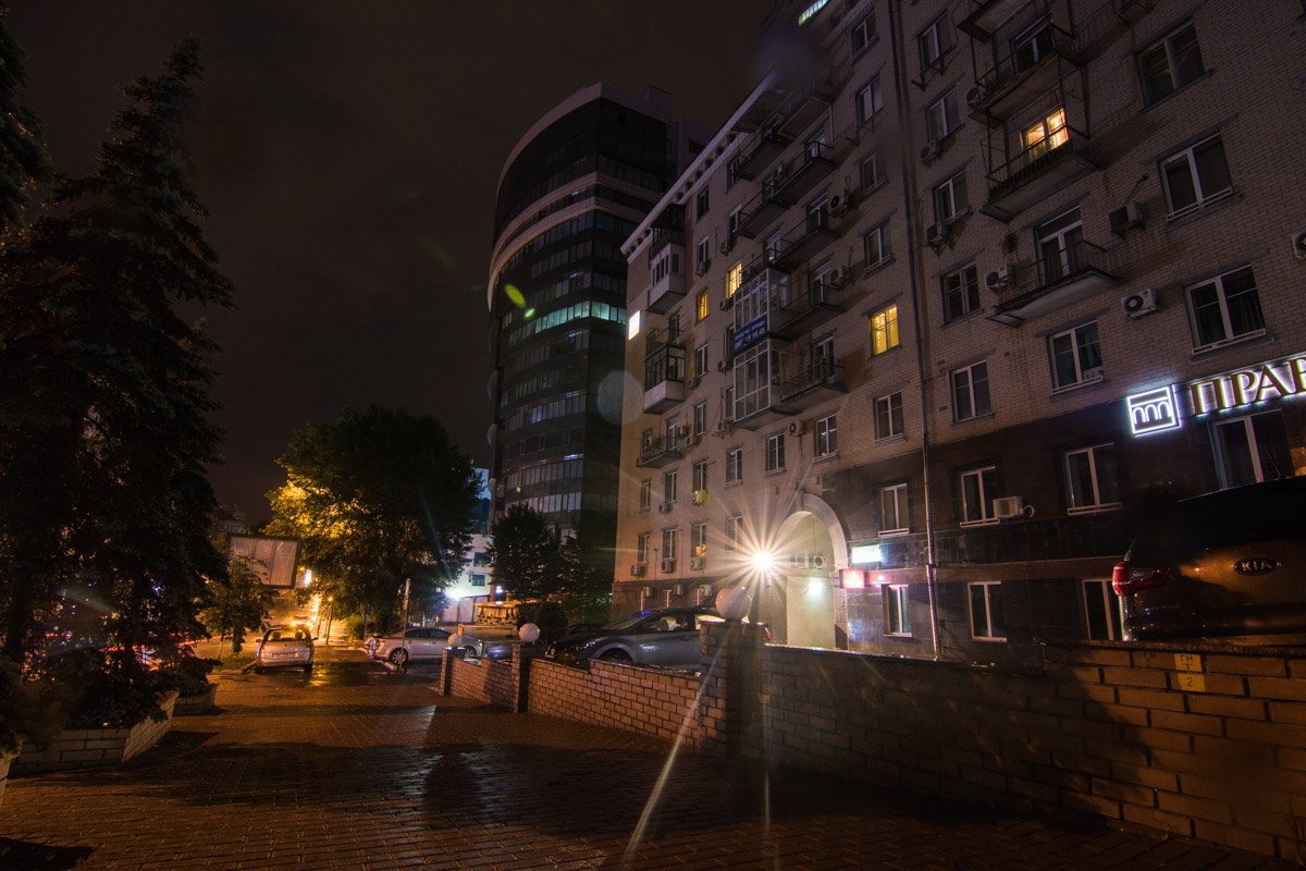 Ночью привычные улицы столицы открываются совершенно с другой стороны