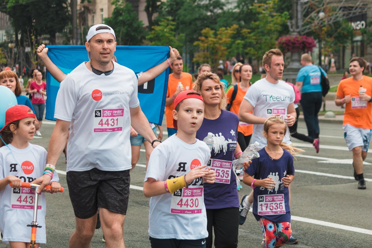 Тысячи людей. Тысячи детей. Тысячи добрых сердец