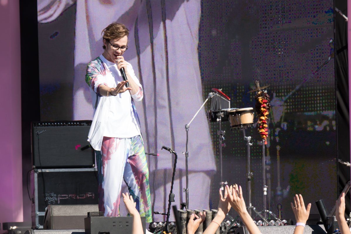 Братья Борисенко хоть и юны, но так искренне поют о любви