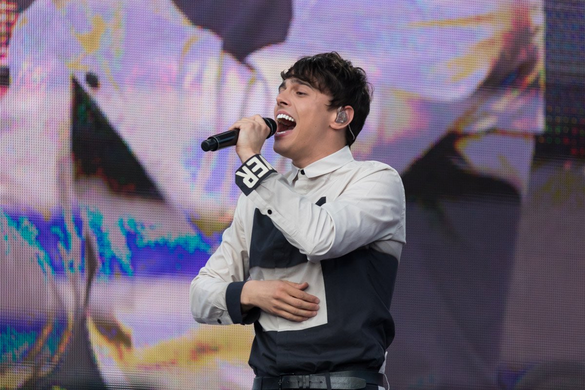 С Евровидения на свадьбу: ALEKSEEV в этот раз спел куда ярче!