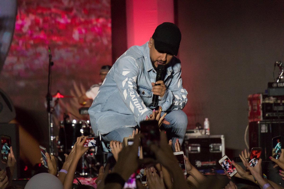 Публика долго ждала свой "витамин", и вот он на сцене!