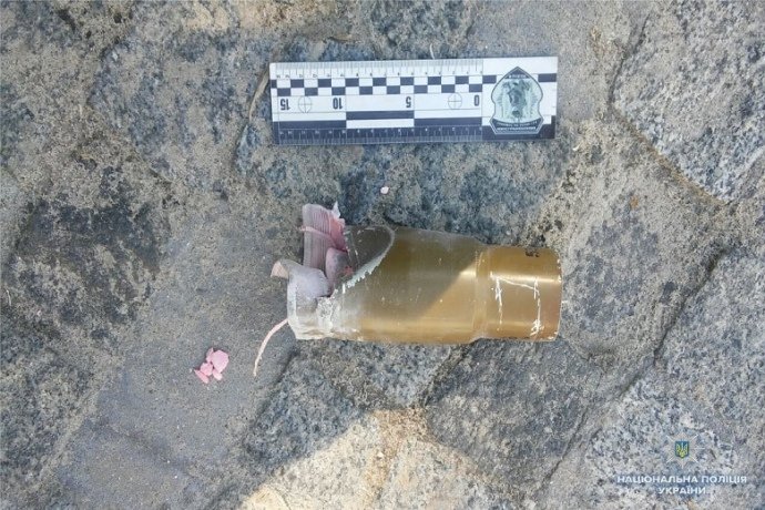 К счастью, снаряд не взорвался. Фото: полиция Киева