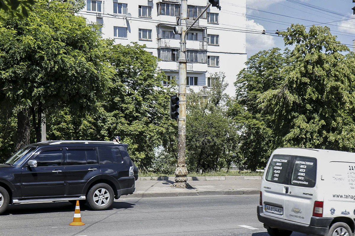 Как говорят очевидцы, светофор выключен с самого утра