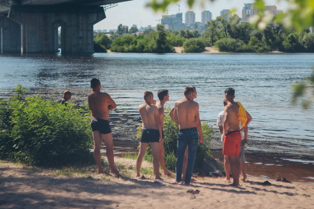 Инцидент произошел возле метро "Славутич" около 13:25