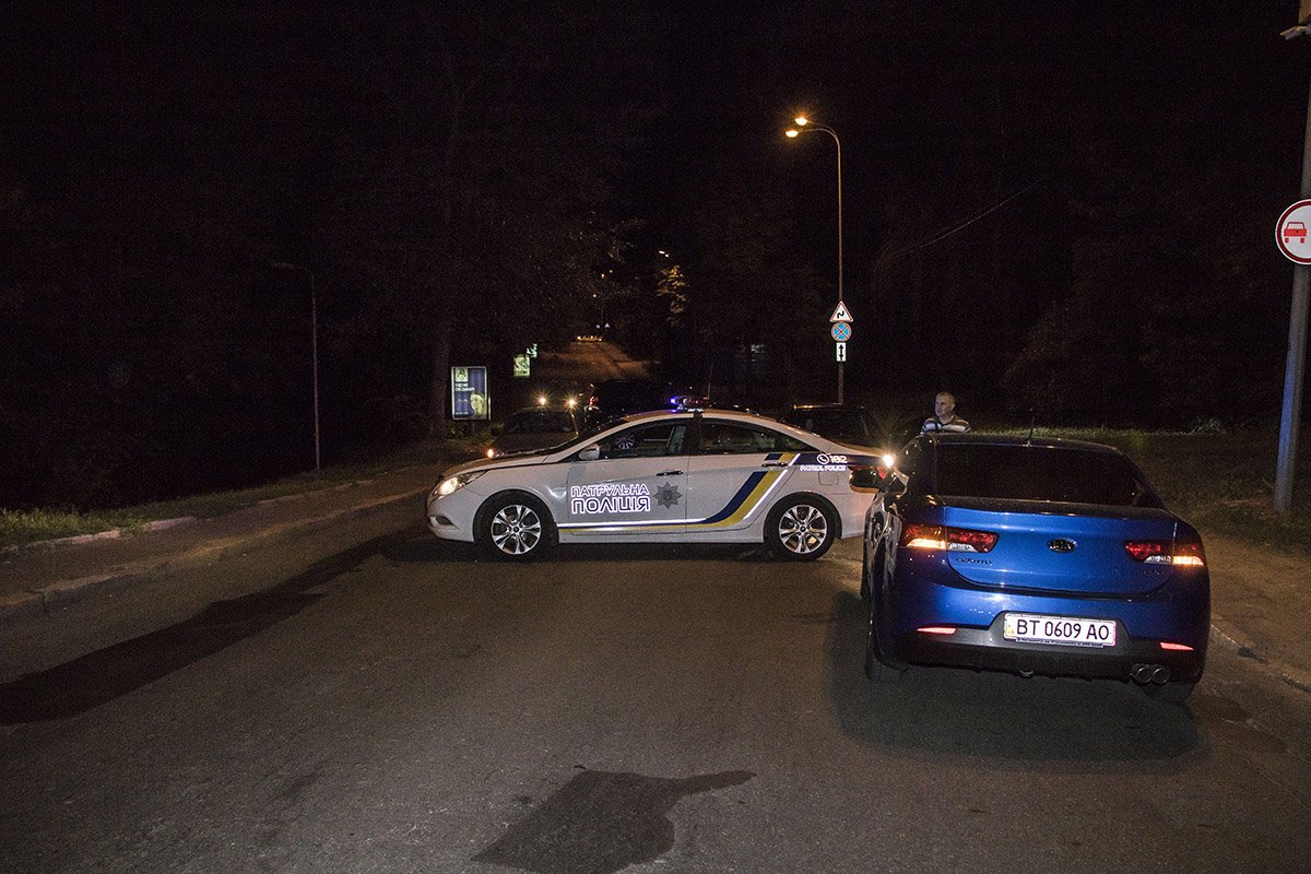 На месте работала "скорая" и патрульная полиция