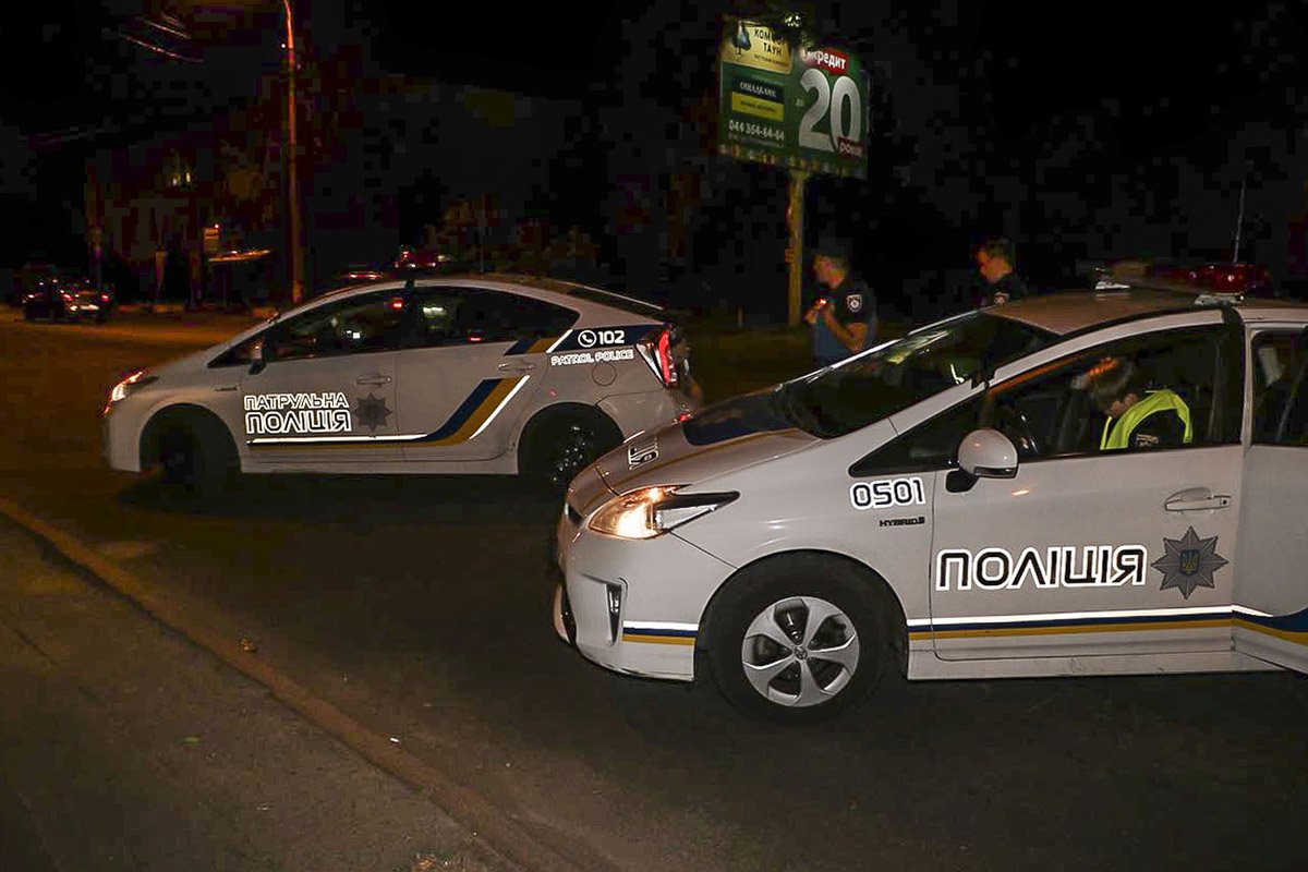 На месте работали несколько экипажей патрульной полиции 